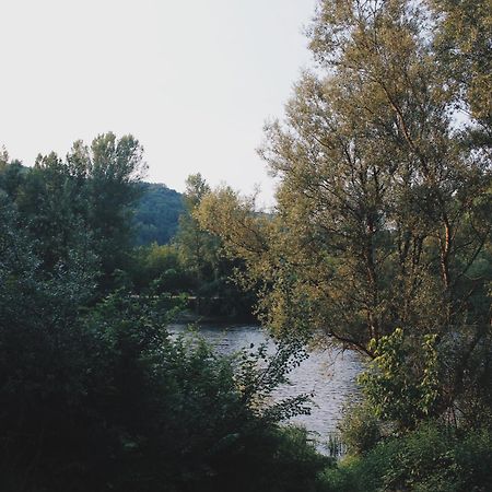Joli Gite Pour 5 Personnes : Chez Cherrie Saint-Julien-de-Lampon Bagian luar foto