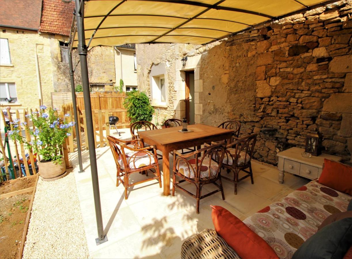 Joli Gite Pour 5 Personnes : Chez Cherrie Saint-Julien-de-Lampon Bagian luar foto