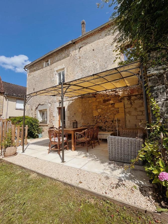 Joli Gite Pour 5 Personnes : Chez Cherrie Saint-Julien-de-Lampon Bagian luar foto