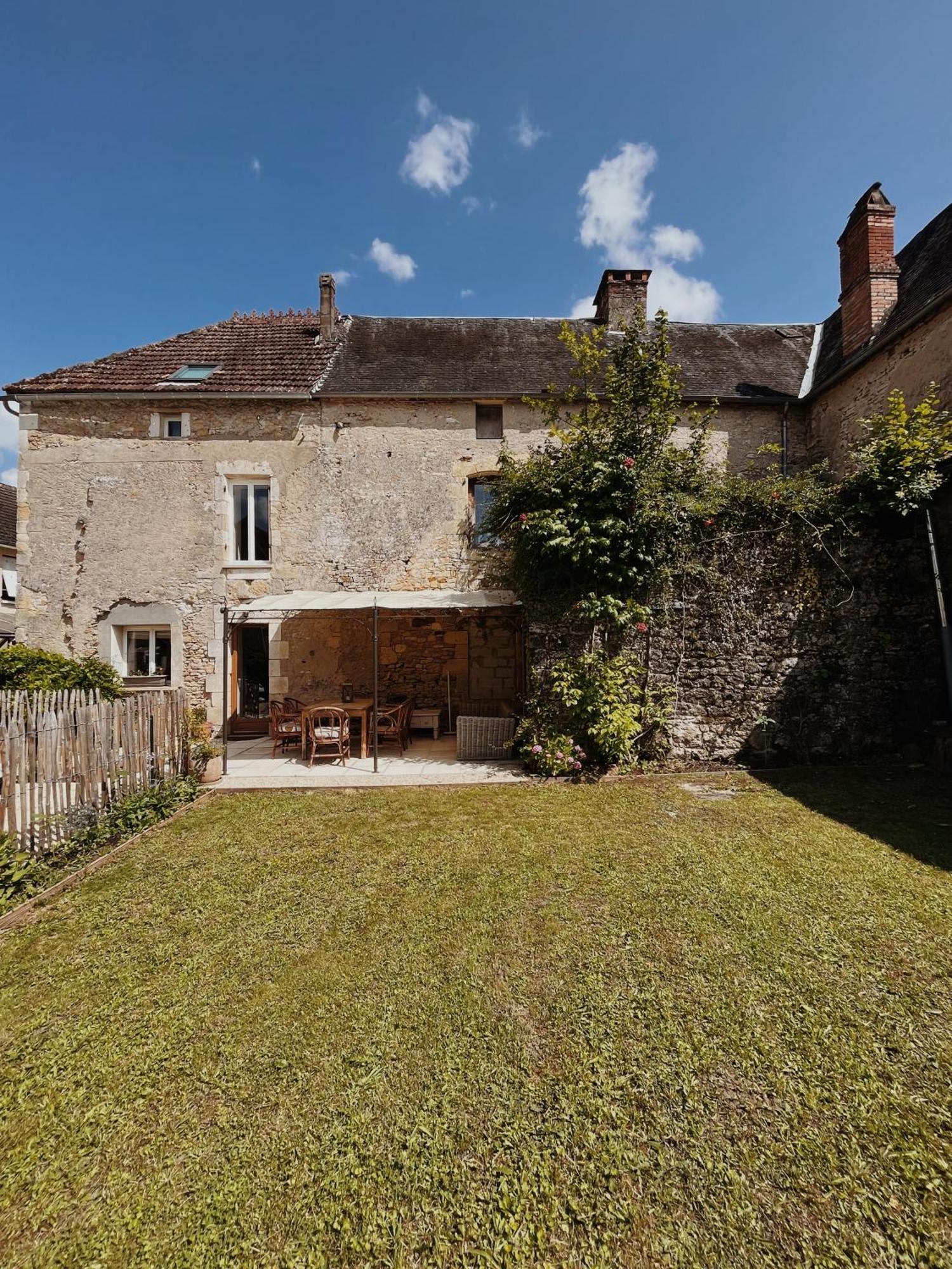 Joli Gite Pour 5 Personnes : Chez Cherrie Saint-Julien-de-Lampon Bagian luar foto